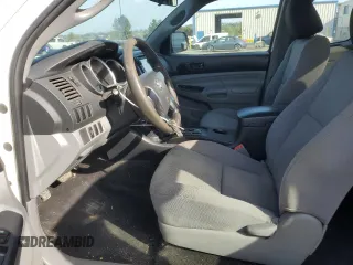 2013 Toyota Tacoma z VIN 5TFTX4CN3DX028556, wystawiony jako Copart lot #53155045 z przebiegiem 154 588 mil mil oraz Szkoda całkowita • Salvage title. Historia ofert i sprzedaży dostępna na DreamBid. Obrazek 7.