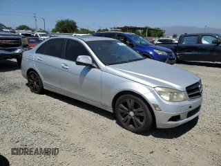 2008 Mercedes-Benz C 300 Sport z VIN WDDGF54X98F065106, wystawiony jako Copart lot #61669995 z przebiegiem 197 374 mil mil oraz Czysty tytuł • Clean title. Historia ofert i sprzedaży dostępna na DreamBid. Obrazek 4.
