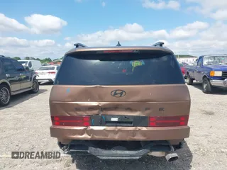 2024 Hyundai Santa Fe Calligraphy z VIN 5NMP54GLXRH023290, wystawiony jako IAAI lot #41996053 z przebiegiem 16 737 mil mil oraz . Historia ofert i sprzedaży dostępna na DreamBid. Obrazek 17.