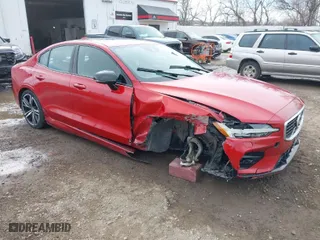 2020 Volvo S60 R-Design with VIN 7JRA22TM8LG039831, listed as a IAAI auction lot 41665063 with 28,632 mi miles. Bid and sale history available at carsss.com. Image 1.