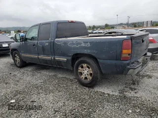2002 Chevrolet Silverado 1500 LS with VIN 2GCEC19V621122659, listed as a Copart auction lot 53516605 with 306,411 mi miles and Salvage Title. Bid and sale history available at carsss.com. Image 2.