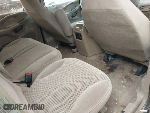 1997 Ford Expedition XLT with VIN 1FMEU1765VLB24163, listed as a IAAI auction lot 42303093 with 137,427 mi miles and . Bid and sale history available at DreamBid. Image 8.