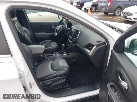 2014 Jeep Cherokee Limited with VIN 1C4PJLDS9EW225899, listed as a IAAI auction lot 41570392 with 226,226 mi miles. Bid and sale history available at carsss.com. Image 5.