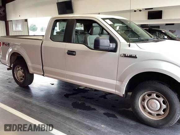 2017 Ford F-150 XL z VIN 1FTFX1EF3HFA12841, wystawiony jako IAAI lot #42414523 z przebiegiem 170 527 mil mil oraz . Historia ofert i sprzedaży dostępna na DreamBid. Obrazek 18.