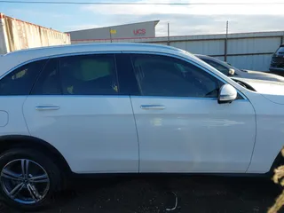 2021 Mercedes-Benz GLC 300 z VIN W1N0G8EB4MV274579, wystawiony jako IAAI lot #41407431 z przebiegiem 58 173 mil mil oraz . Historia ofert i sprzedaży dostępna na DreamBid. Obrazek 13.