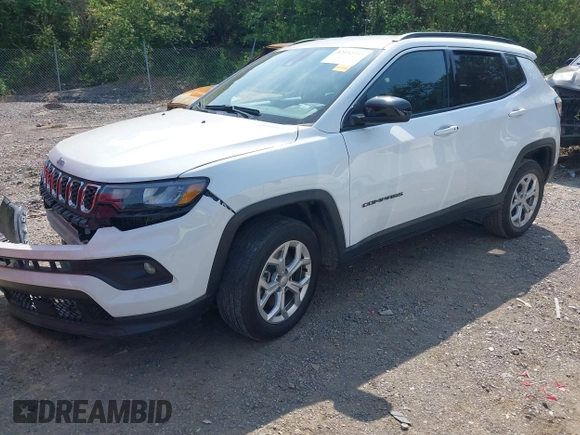 2024 Jeep Compass Latitude with VIN 3C4NJDBN4RT124422, listed as a IAAI auction lot 42152395 with 33,567 mi miles. Bid and sale history available at carsss.com. Image 17.