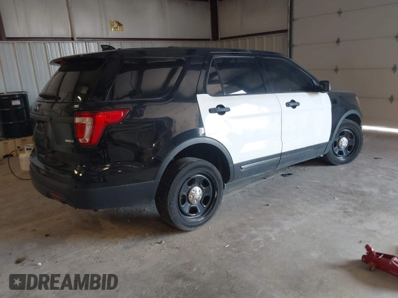 2017 Ford Police Interceptor Utility with VIN 1FM5K8ARXHGC63042, listed as a IAAI auction lot 42449445 with 82,606 mi miles and . Bid and sale history available at DreamBid. Image 4.