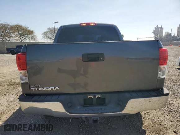 2013 Toyota Tundra z VIN 5TFEM5F18DX063156, wystawiony jako Copart lot #46681385 z przebiegiem 125 682 mil mil oraz Szkoda całkowita • Salvage title. Historia ofert i sprzedaży dostępna na DreamBid. Obrazek 6.