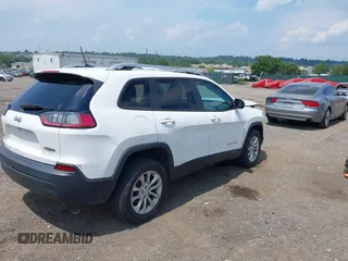 2020 Jeep Cherokee Latitude with VIN 1C4PJMCBXLD651472, listed as a IAAI auction lot 42590047 with 68,947 mi miles and . Bid and sale history available at DreamBid. Image 4.