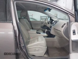 2011 Nissan Murano SV z VIN JN8AZ1MW1BW170144, wystawiony jako IAAI lot #40907965 z przebiegiem 137 791 mil mil oraz . Historia ofert i sprzedaży dostępna na DreamBid. Obrazek 5.