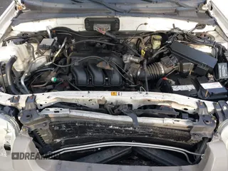 2002 Ford Escape XLT Choice with VIN 1FMYU04142KD82594, listed as a IAAI auction lot 41574646 with 173,174 mi miles. Bid and sale history available at carsss.com. Image 10.