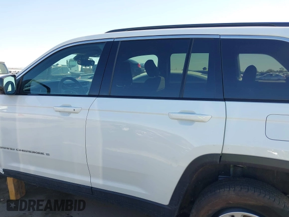 2024 Jeep Grand Cherokee Laredo X with VIN 1C4RJHAG4RC245779, listed as a IAAI auction lot 41830666 with 31,475 mi miles. Bid and sale history available at carsss.com. Image 15.