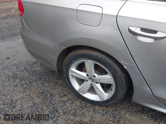 2012 Volkswagen Passat SE с VIN 1VWBH7A39CC108345, выставлен на аукционе IAAI как лот 41582865 с пробегом 168 741 миль миль и . История ставок и продаж доступна на DreamBid. Изображение 14.