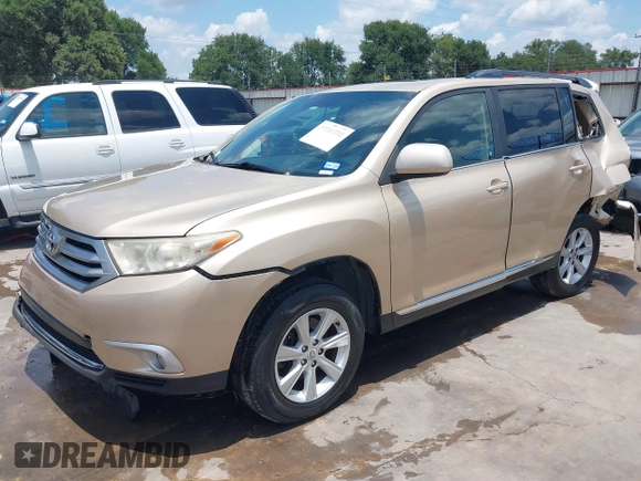 2011 Toyota Highlander z VIN 5TDBK3EH2BS042799, wystawiony jako IAAI lot #39900598 z przebiegiem 232 331 mil mil oraz . Historia ofert i sprzedaży dostępna na DreamBid. Obrazek 23.