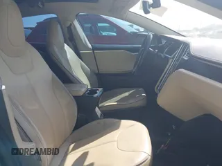 2013 Tesla Model S Performance с VIN 5YJSA1CP7DFP25848, выставлен на аукционе IAAI как лот 42511007 с пробегом 144 321 миль миль и . История ставок и продаж доступна на DreamBid. Изображение 5.