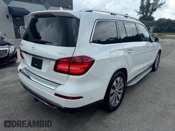 2017 Mercedes-Benz GLS 450 z VIN 4JGDF6EE0HA899323, wystawiony jako Copart lot #61804565 z przebiegiem 164 573 mil mil oraz Nie do naprawy • Non repairable. Historia ofert i sprzedaży dostępna na DreamBid. Obrazek 3.
