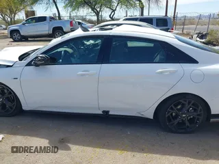 2025 Hyundai Elantra N Line z VIN KMHLR4DF5SU864350, wystawiony jako IAAI lot #42072593 z przebiegiem 7 092 mil mil oraz . Historia ofert i sprzedaży dostępna na DreamBid. Obrazek 14.