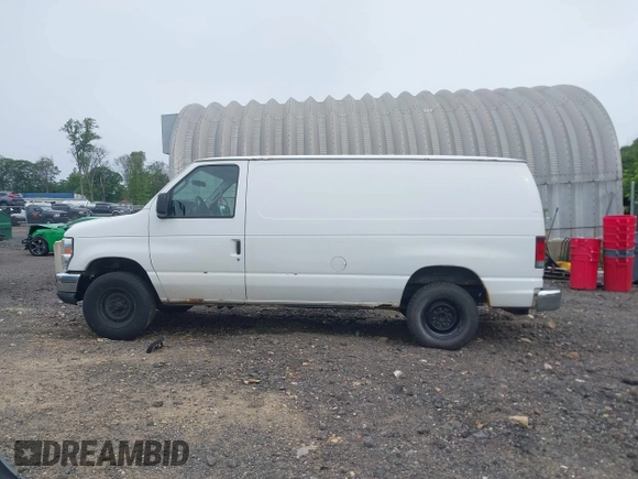 2012 Ford Econoline Cargo Commercial z VIN 1FTNE2EL2CDB16707, wystawiony jako IAAI lot #42358039 z przebiegiem 250 186 mil mil oraz . Historia ofert i sprzedaży dostępna na DreamBid. Obrazek 14.