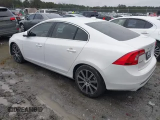 2017 Volvo S60 Inscription with VIN LYV402HKXHB148240, listed as a IAAI auction lot 41618292 with 77,870 mi miles. Bid and sale history available at carsss.com. Image 3.