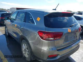 2019 Kia Sorento LX with VIN 5XYPG4A38KG544480, listed as a IAAI auction lot 41652573 with 94,434 mi miles. Bid and sale history available at carsss.com. Image 3.