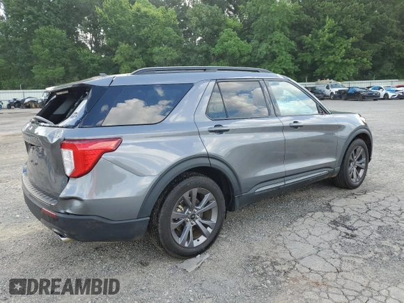 2023 Ford Explorer XLT with VIN 1FMSK7DH1PGC12480, listed as a Copart auction lot 61403655 with 20,555 mi miles and Salvage title. Bid and sale history available at DreamBid. Image 3.