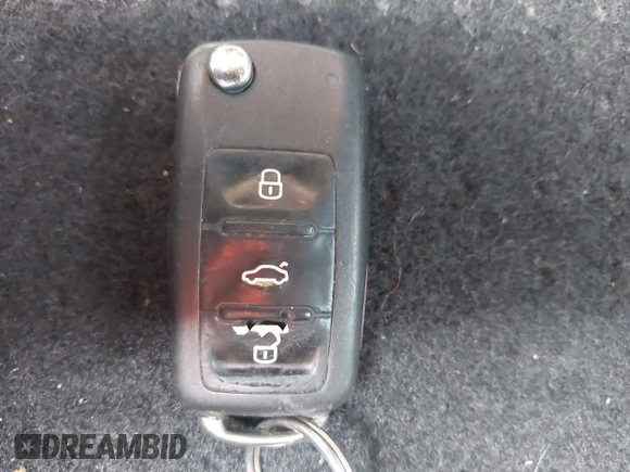 2011 Volkswagen Tiguan SEL с VIN WVGBV7AX4BW506165, выставлен на аукционе IAAI как лот 42256905 с пробегом 171 047 миль миль и . История ставок и продаж доступна на DreamBid. Изображение 11.