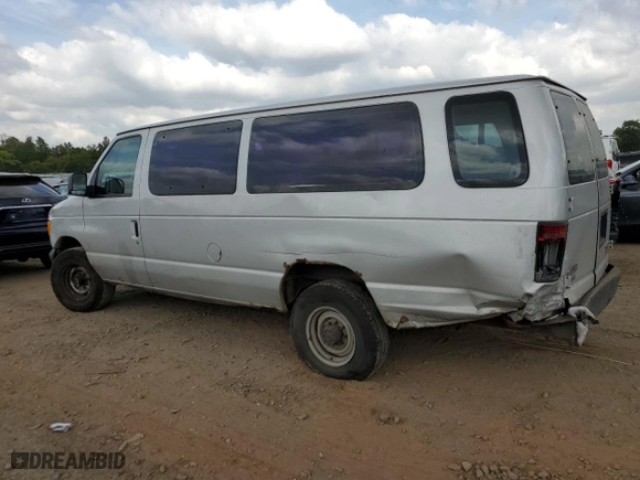 2007 Ford Econoline Wagon XL with VIN 1FBSS31L47DA97398, listed as a Copart auction lot 71482024 with 333,910 mi miles and Salvage Title. Bid and sale history available at carsss.com. Image 2.