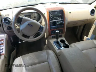 2008 Ford Explorer Eddie Bauer z VIN 1FMEU64E28UA89251, wystawiony jako Copart lot #61825355 z przebiegiem 183 055 mil mil oraz Szkoda całkowita • Salvage title. Historia ofert i sprzedaży dostępna na DreamBid. Obrazek 8.