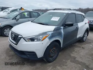 2019 Nissan Kicks SV with VIN 3N1CP5CU5KL471493, listed as a IAAI auction lot 40940794 with 111,733 mi miles. Bid and sale history available at carsss.com. Image 2.