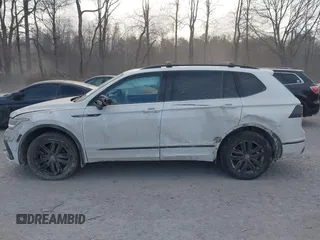 2022 Volkswagen Tiguan SE R-Line Black с VIN 3VV8B7AX2NM089612, выставлен на аукционе IAAI как лот 41271934 с пробегом 30 799 миль миль и . История ставок и продаж доступна на DreamBid. Изображение 14.