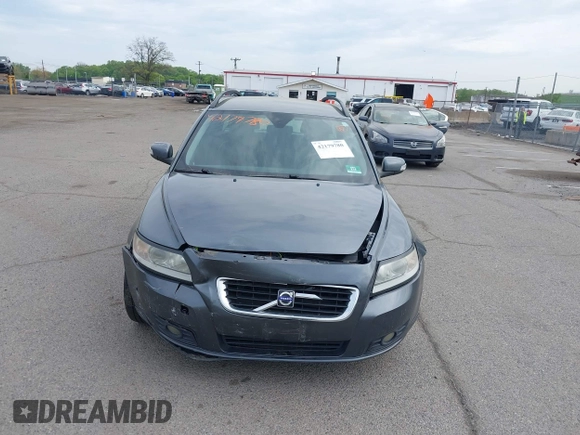 2010 Volvo V50 with VIN YV1382MW9A2526983, listed as a IAAI auction lot 42179780 with 203,974 mi miles. Bid and sale history available at carsss.com. Image 6.
