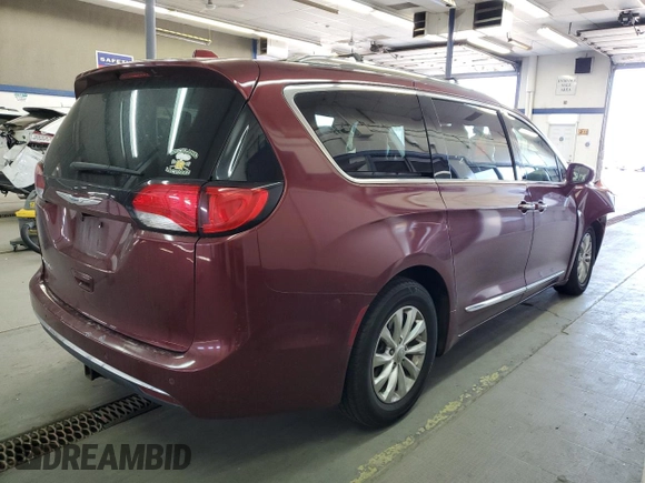 2018 Chrysler Pacifica Touring L z VIN 2C4RC1BG5JR211233, wystawiony jako Copart lot #58029295 z przebiegiem 112 264 mil mil oraz Szkody całkowita. Historia ofert i sprzedaży dostępna na DreamBid. Obrazek 3.