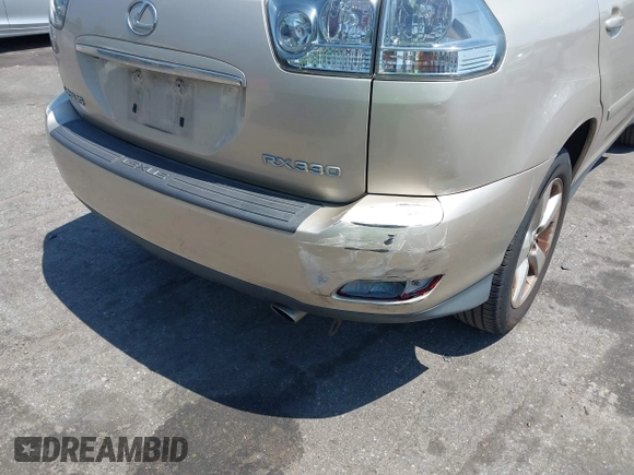 2004 Lexus RX 330 with VIN 2T2HA31U24C006277, listed as a IAAI auction lot 42019822 with 209,423 mi miles. Bid and sale history available at carsss.com. Image 12.