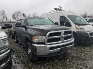 2018 Ram 2500 Tradesman z VIN 3C6UR5CJ2JG262048, wystawiony jako Copart lot #44942415 z przebiegiem 184 788 mil mil oraz Czysty tytuł • Clean title. Historia ofert i sprzedaży dostępna na DreamBid. Obrazek 4.