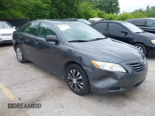 2007 Toyota Camry CE z VIN 4T1BE46K07U131714, wystawiony jako IAAI lot #42381985 z przebiegiem 157 012 mil mil oraz . Historia ofert i sprzedaży dostępna na DreamBid. Obrazek 1.
