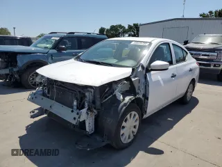 2019 Nissan Versa SV z VIN 3N1CN7AP9KL808987, wystawiony jako Copart lot #55639755 z przebiegiem 71 946 mil mil oraz Szkoda całkowita • Salvage title. Historia ofert i sprzedaży dostępna na DreamBid. Obrazek 1.