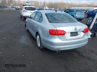 2011 Volkswagen Jetta SE with VIN 3VWDZ7AJ7BM368275, listed as a IAAI auction lot 41444681 with 139,828 mi miles and . Bid and sale history available at DreamBid. Image 3.