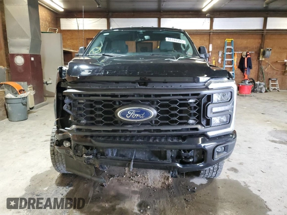 2023 Ford F-350 z VIN 1FT8X3BN3PEC39662, wystawiony jako Copart lot #48144565 z przebiegiem 18 118 mil mil oraz Szkoda całkowita • Salvage title. Historia ofert i sprzedaży dostępna na DreamBid. Obrazek 5.