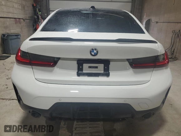 2025 BMW 3 Series 330i xDrive z VIN 3MW89CW08S8F13696, wystawiony jako Copart lot #51581325 z przebiegiem 5 903 mil mil oraz Szkoda całkowita • Salvage title. Historia ofert i sprzedaży dostępna na DreamBid. Obrazek 6.