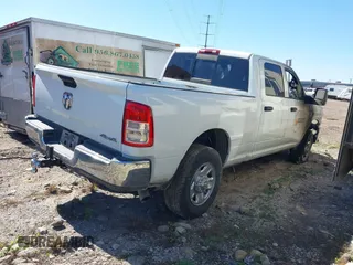 2024 Ram 2500 Tradesman с VIN 3C6UR5CL6RG254421, выставлен на аукционе IAAI как лот 41653572 с пробегом Не указан миль и . История ставок и продаж доступна на DreamBid. Изображение 4.