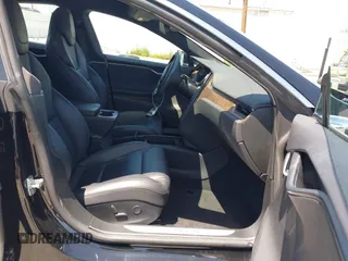 2019 Tesla Model S 75D с VIN 5YJSA1E22KF304098, выставлен на аукционе IAAI как лот 42293794 с пробегом 49 545 миль миль и . История ставок и продаж доступна на DreamBid. Изображение 5.