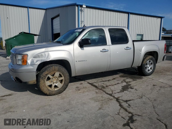2007 GMC Sierra Denali z VIN 2GTEK638671727288, wystawiony jako Copart lot #88502795 z przebiegiem 170 723 mil mil oraz Szkody całkowita. Historia ofert i sprzedaży dostępna na DreamBid. Obrazek 2.