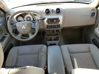 2006 Mitsubishi Raider Duro Cross z VIN 1Z7HT38N66S538442, wystawiony jako Copart lot #77142384 z przebiegiem 164 741 mil mil oraz Czysty tytuł • Clean title. Historia ofert i sprzedaży dostępna na DreamBid. Obrazek 8.