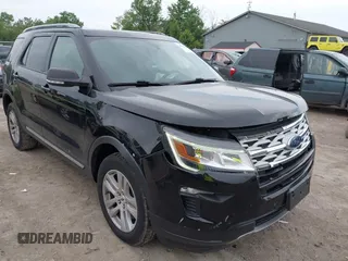 2019 Ford Explorer XLT с VIN 1FM5K8D88KGA86159, выставлен на аукционе IAAI как лот 42513369 с пробегом 52 614 миль миль и . История ставок и продаж доступна на DreamBid. Изображение 6.