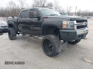 2010 Chevrolet Silverado 1500 LT with VIN 3GCRKSE34AG167328, listed as a IAAI auction lot 41371437 with 101,977 mi miles and . Bid and sale history available at DreamBid. Image 1.