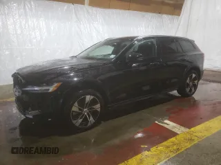 2023 Volvo V60 Plus z VIN YV4L12WZ4P2111769, wystawiony jako Copart lot #51766264 z przebiegiem 5 038 mil mil oraz . Historia ofert i sprzedaży dostępna na DreamBid. Obrazek 1.
