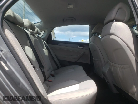2017 Hyundai Sonata Hybrid SE with VIN KMHE24L3XHA064433, listed as a Copart auction lot 53213903 with 88,919 mi miles. Bid and sale history available at carsss.com. Image 10.