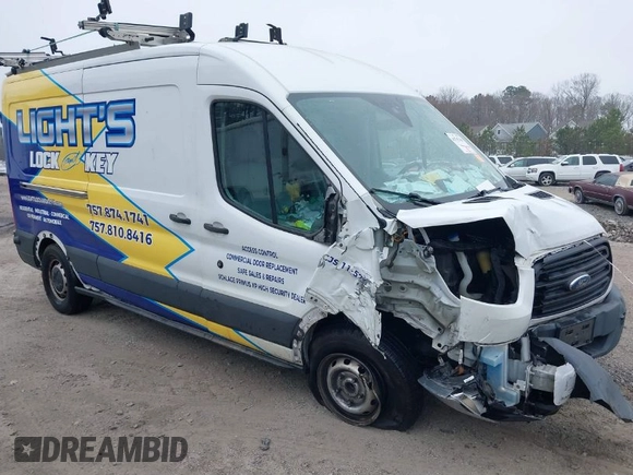 2018 Ford Transit z VIN 1FTYR2CM4JKB28167, wystawiony jako IAAI lot #41762709 z przebiegiem 123 554 mil mil oraz . Historia ofert i sprzedaży dostępna na DreamBid. Obrazek 1.
