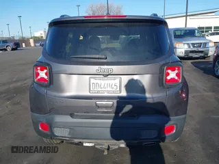 2021 Jeep Renegade Latitude z VIN ZACNJDBB2MPM79995, wystawiony jako IAAI lot #42009880 z przebiegiem 62 038 mil mil oraz . Historia ofert i sprzedaży dostępna na DreamBid. Obrazek 16.