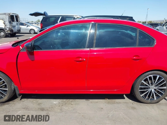 2016 Volkswagen Jetta Sport z VIN 3VWD17AJ3GM387114, wystawiony jako IAAI lot #42539074 z przebiegiem 89 380 mil mil oraz . Historia ofert i sprzedaży dostępna na DreamBid. Obrazek 14.